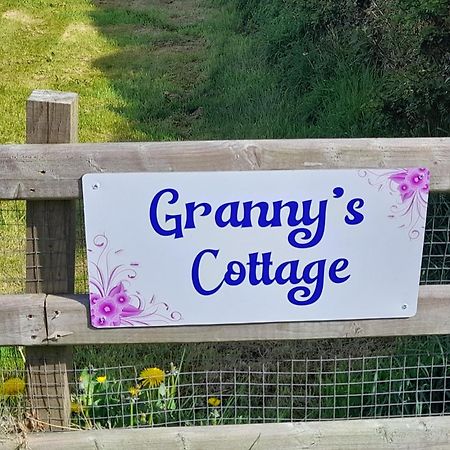 Granny'S Cottage, A Lovely Lakeside Cottage Donegal Town المظهر الخارجي الصورة