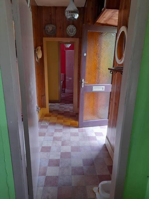 Granny'S Cottage, A Lovely Lakeside Cottage Donegal Town المظهر الخارجي الصورة